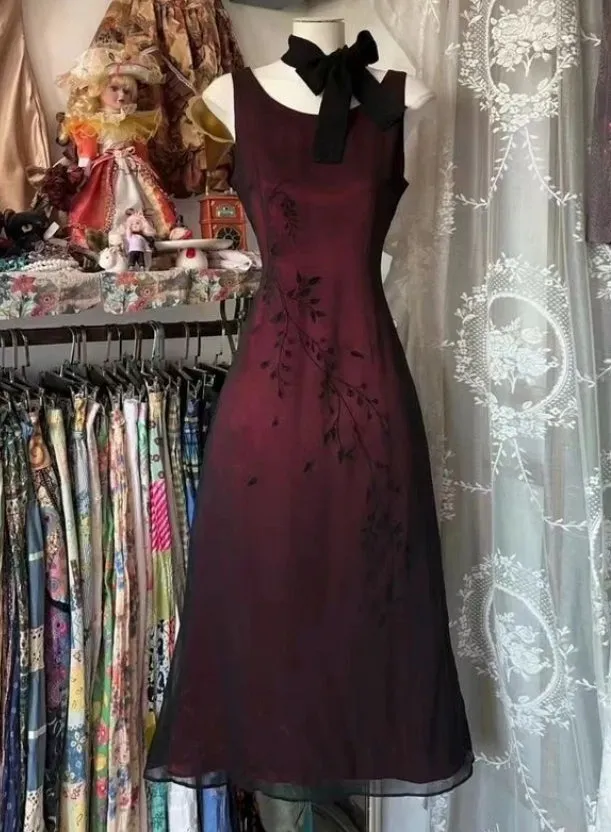 Dark Red Elegant Exquisite Simple Embroidery Applique Mid-length Tulle Charming Evening Party Dress
